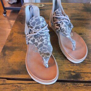 Very G leopard print sandals